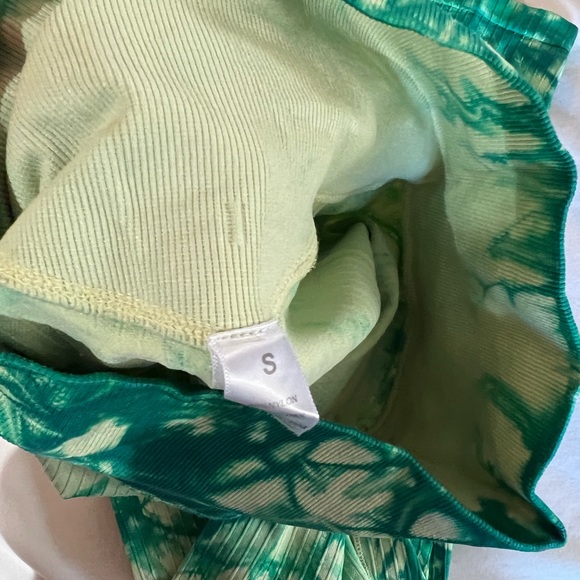 The dye gym set - Picture 2 of 2